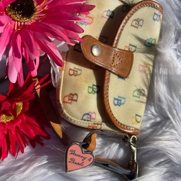 Vintage Dooney & Bourke Coated Canvas/Leather Logo Wristlet - Picture 7 of 7